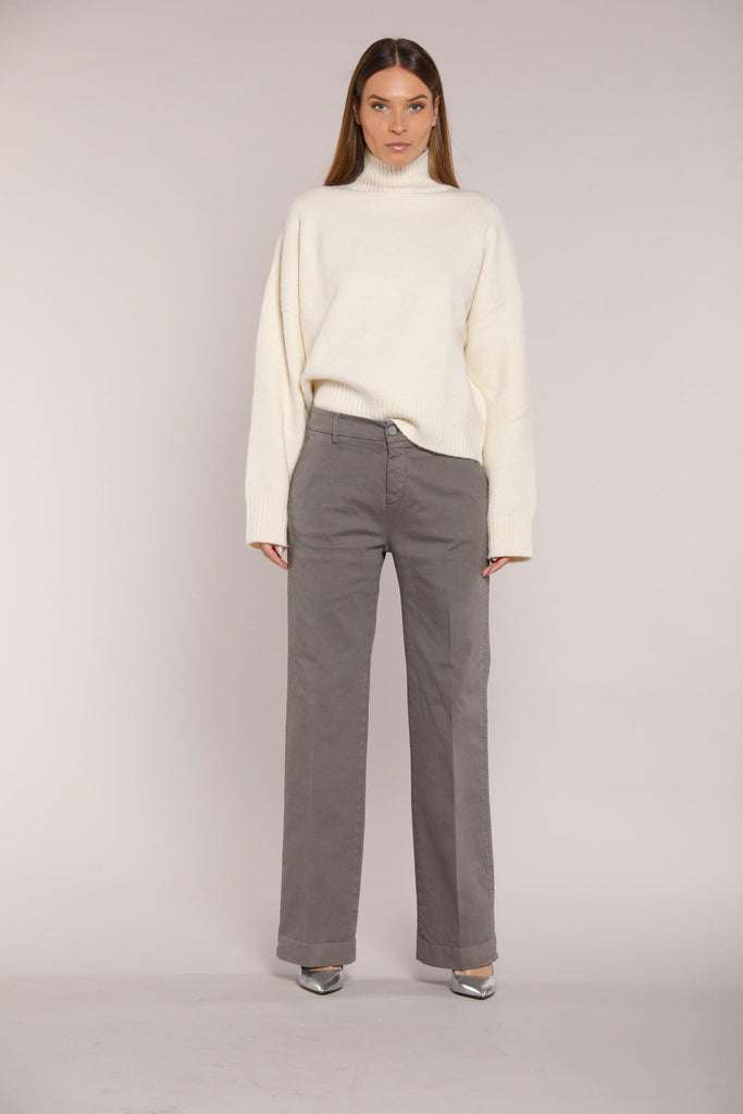 Image 2 of women's chino pants in dark gray satin New York Straight model by Mason's