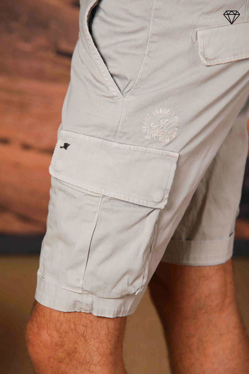 Immagine 2 di Chile bermuda cargo uomo in raso stretch slim fit colore grigio chiaro, di Mason's