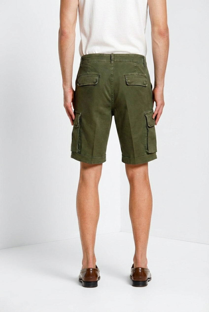 Chile bermuda cargo hombre en satén stretch slim fit ①