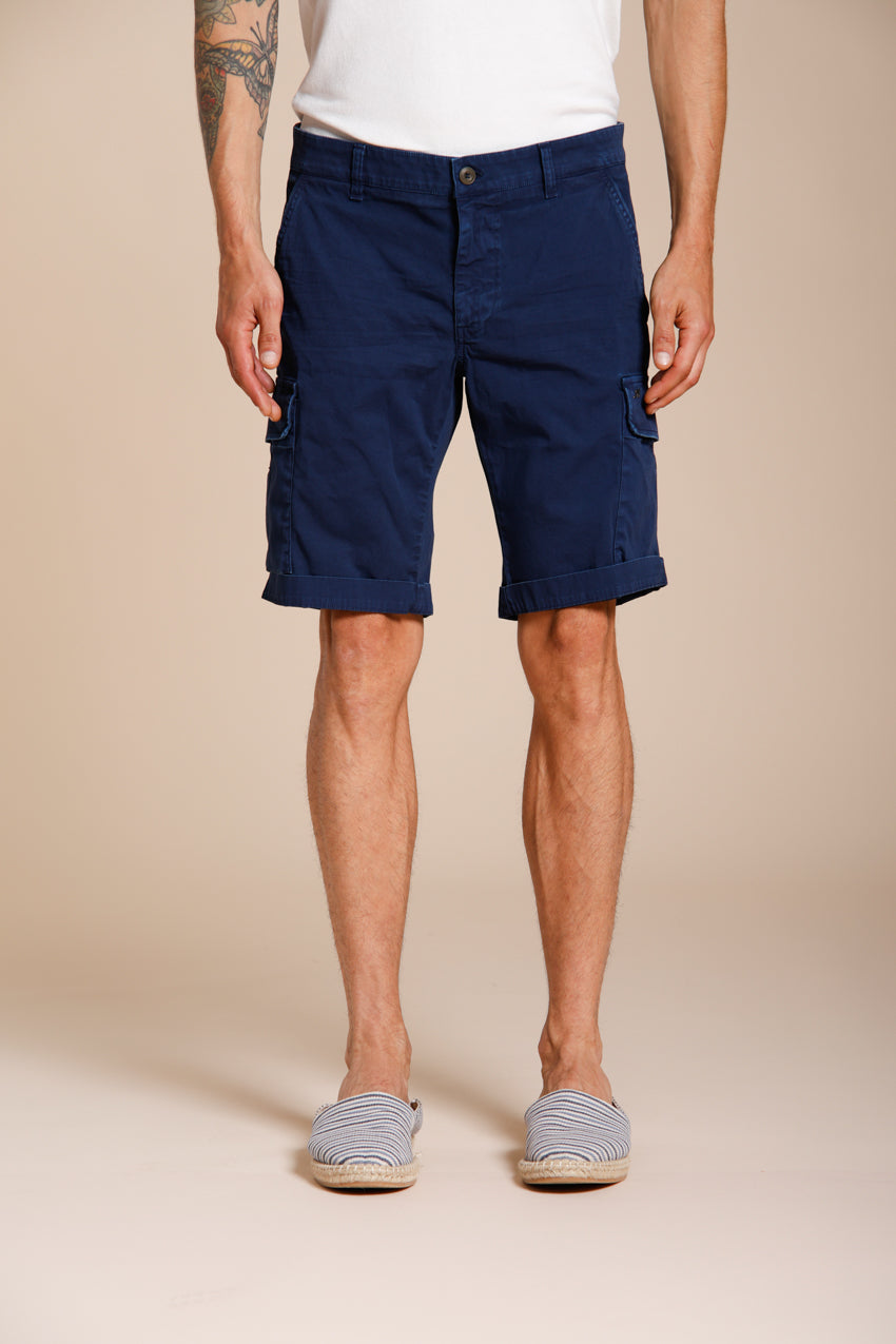 Chile bermuda cargo hombre en satén stretch slim fit ①