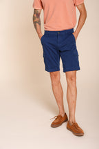 Chile bermuda cargo hombre en satén stretch slim fit ①