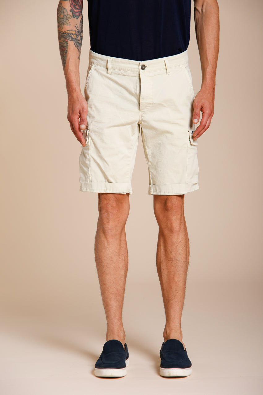 Chile Bermuda Cargo Herren aus Stretch-Satin slim fit ①