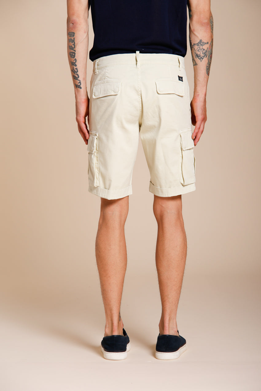 Chile Bermuda Cargo Herren aus Stretch-Satin slim fit ①