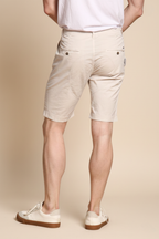 John Coolkhinos Herren Bermuda Chino aus Pima-Baumwolle logo edition Carrot Fit ①