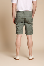 John Coolkhinos bermuda chino hombre en algodón pima logo edition carrot fit  ①