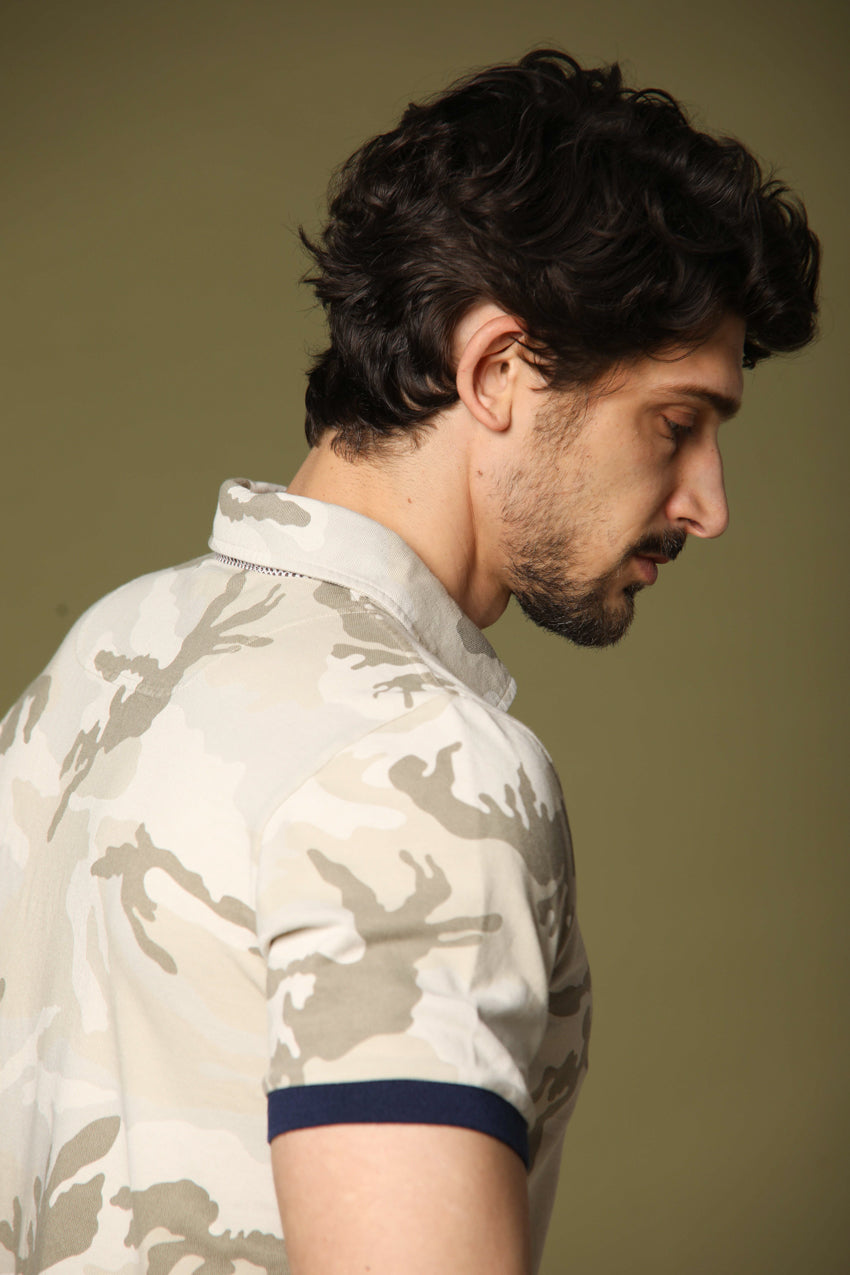 Polo Print hombre en piqué con camuflaje blanco