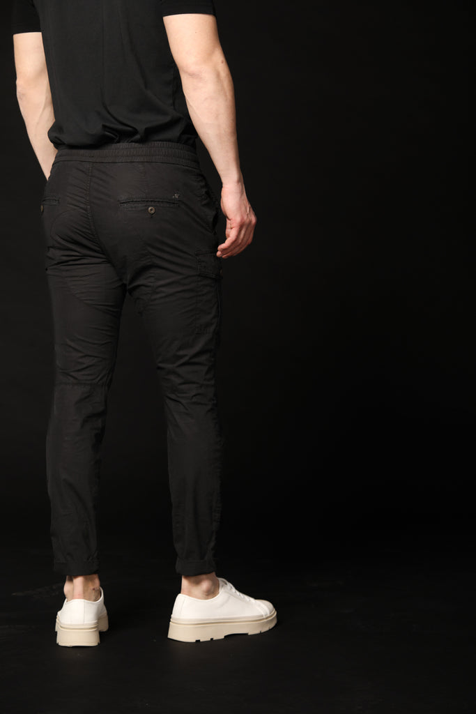 Image 4 of Mason's men's George model cargo pants in black, carrot fit