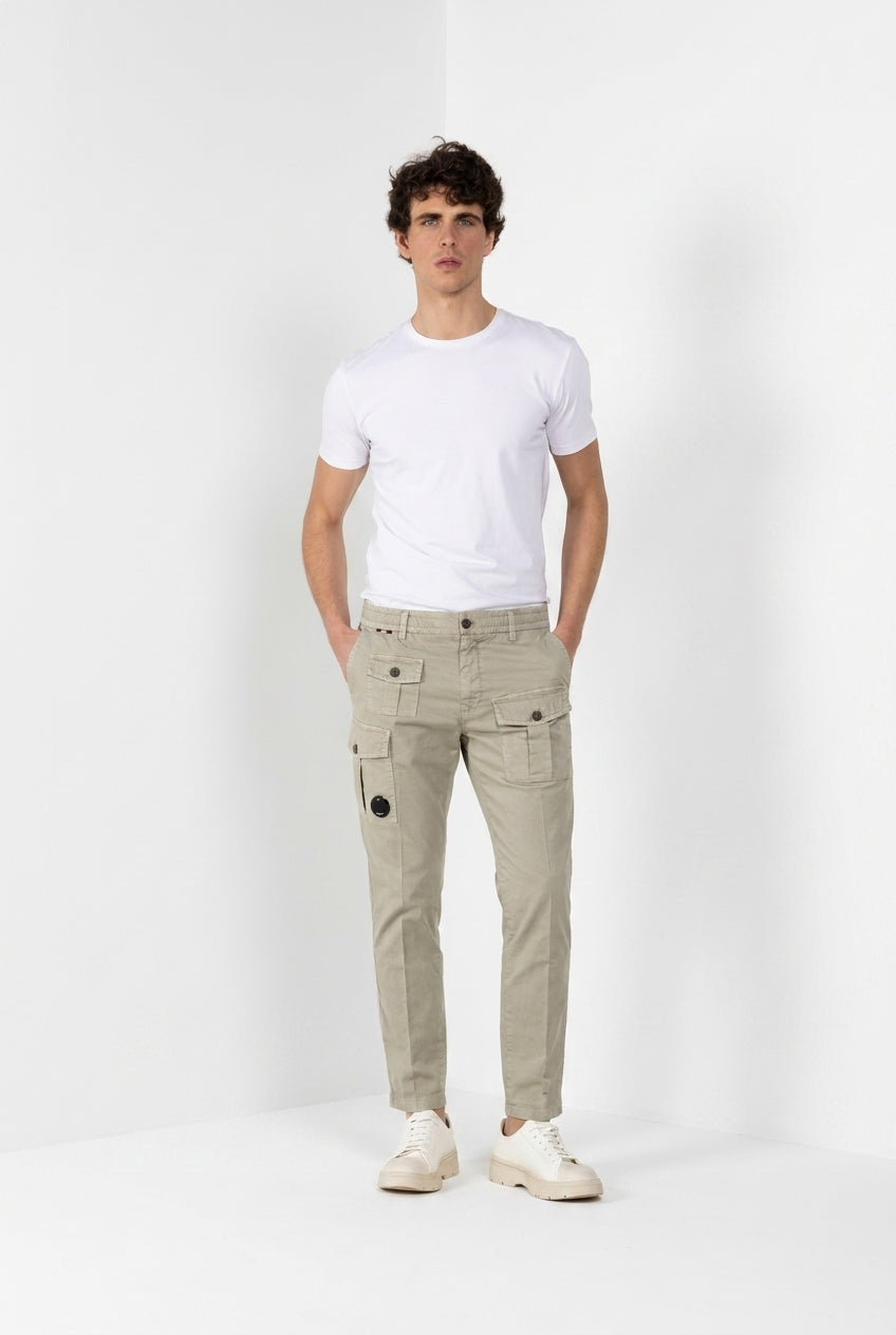 George Coolpocket Hose Cargo Jogger Herren aus Stretch-Gabardine Logo Edition carrot fit ①