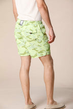 immagine 4 di costume da mare uomo in poliestere pattern camou fluo modello Versilia Beach colore giallo fluo di Mason's 