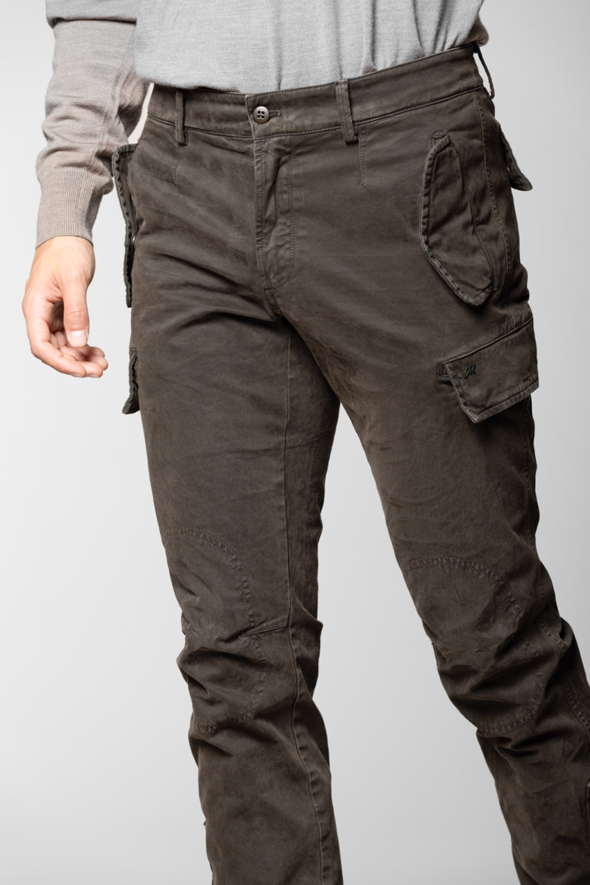 Bolivia pantalón cargo de hombre en gabardina regular fit