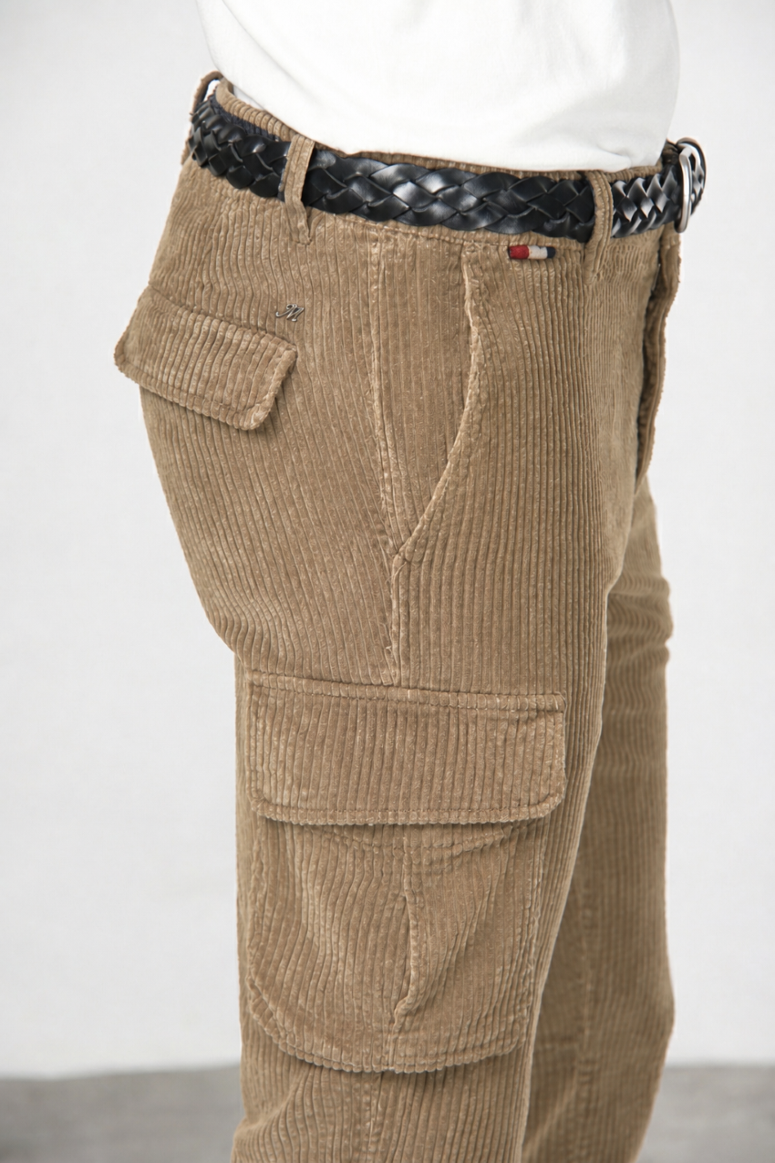 Chile Herren-Cargohose aus breit geripptem Samt mit regular fit