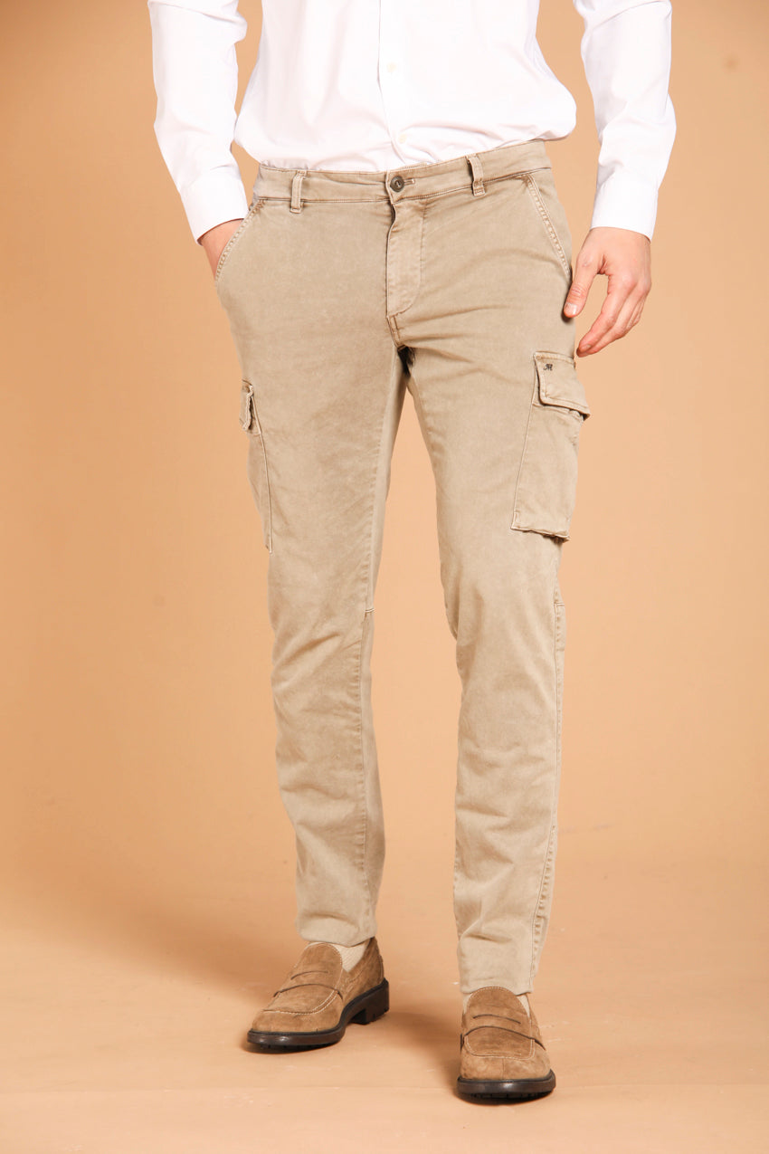 immagine 2 di pantalone cargo uomo modello Chile1 di colore beige, extra slim fit di Mason's