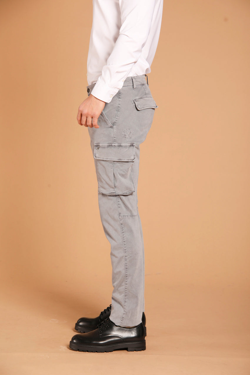 immagine 4 di pantalone cargo uomo di colore chiaro fit extra slim di Mason's