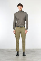 Chile pantalón cargo de hombre en gabardina stretch, extra slim fit ①