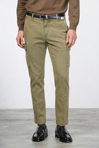 Chile pantalón cargo de hombre en gabardina stretch, extra slim fit ①