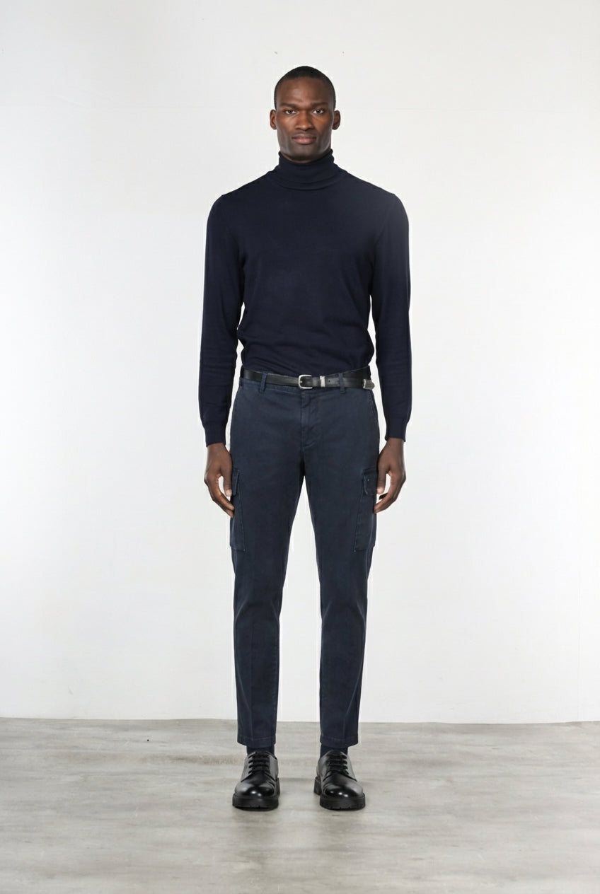 Chile 1 Pinces men's cargo pants in stretch gabardine, extra slim fit ①
