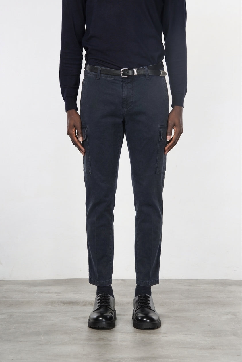 Chile 1 Pinces men's cargo pants in stretch gabardine, extra slim fit ①
