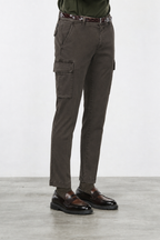 Chile pantalon cargo homme en gabardine stretch extra slim fit ①

