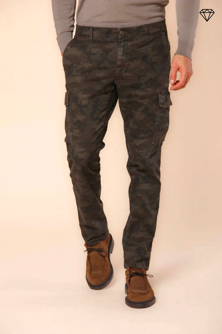 Chile pantalón cargo de hombre en satén con estampado de camuflaje extra slim ①