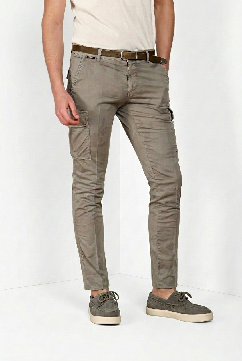Chile men's cargo pants in twill camouflage print extra slim fit ①