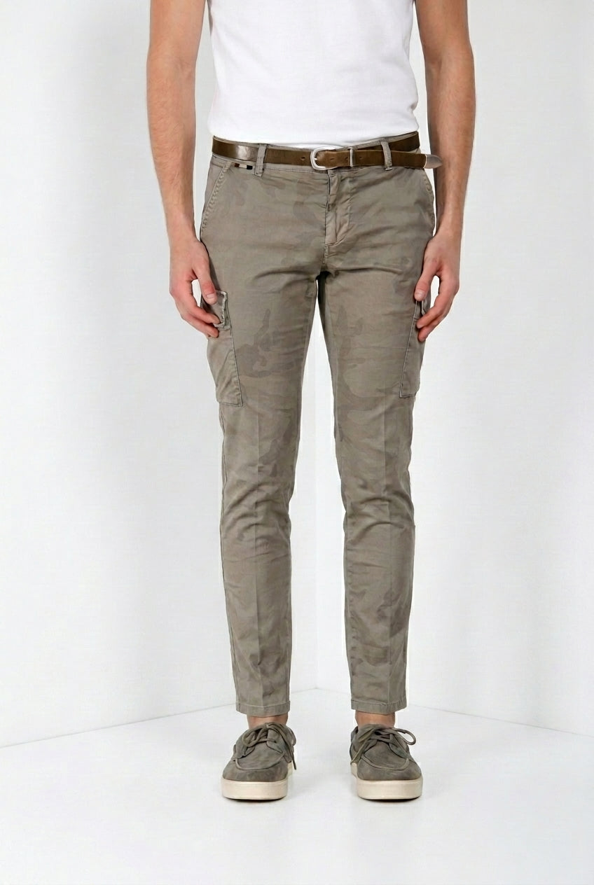 Chile men's cargo pants in twill camouflage print extra slim fit ①