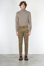 George Coolpocket pantalón cargo de hombre en gabardina carrot fit ①
