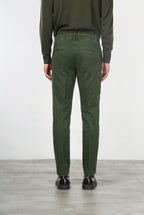 George Coolpocket pantalone cargo uomo in gabardina carrot fit ①