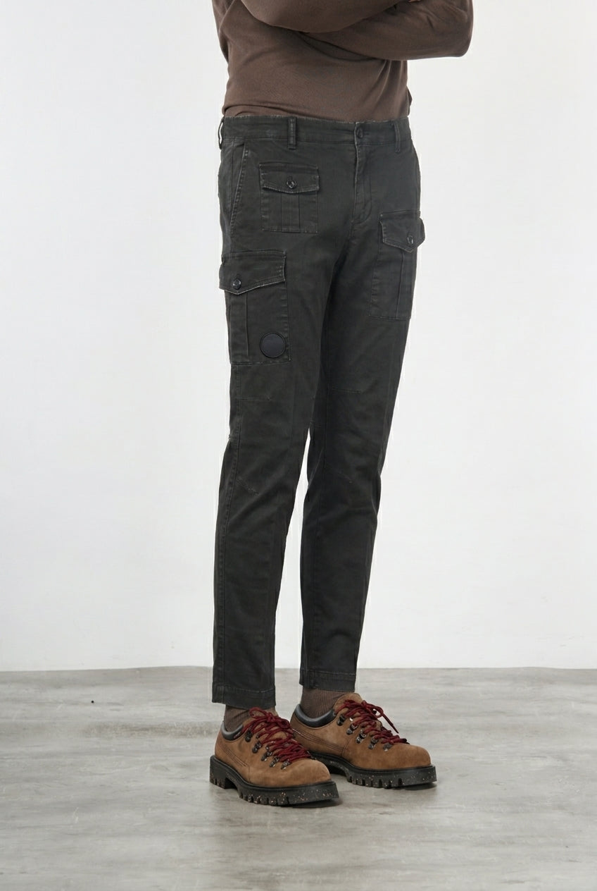 George Coolpocket men’s cargo pants in gabardine with carrot fit ①
