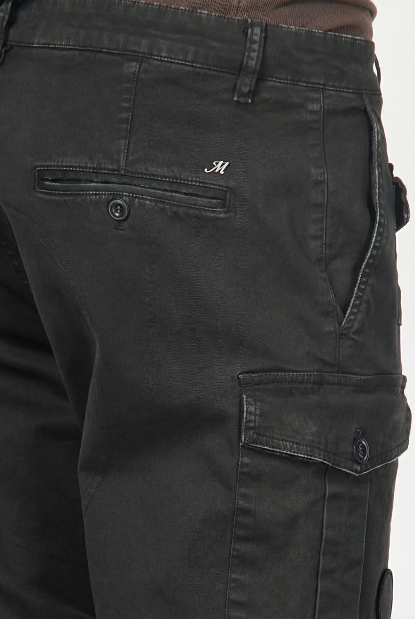 George Coolpocket men’s cargo pants in gabardine with carrot fit ①
