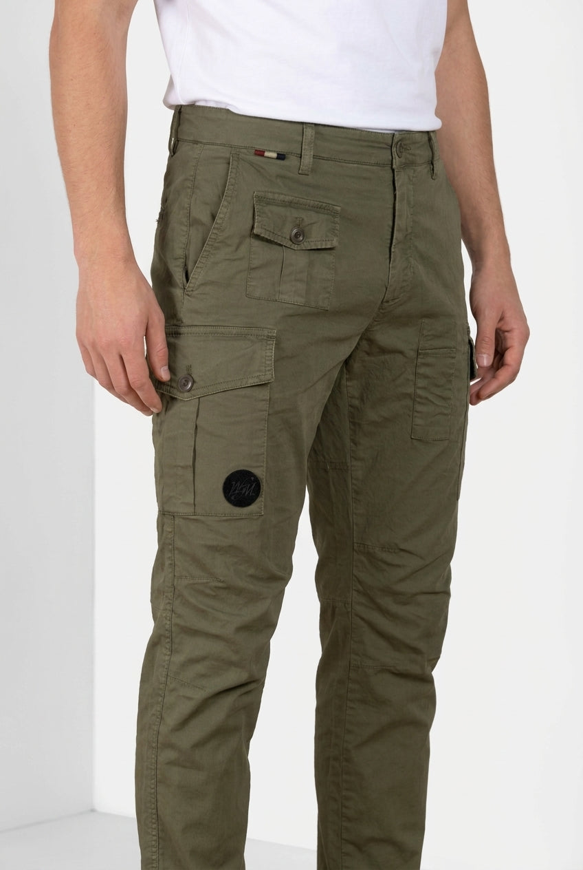 George Coolpocket Pantalone Cargo Mann aus leichtem Stretch-Twill Logo Edition carrot fit ①