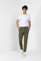 George Coolpocket Pantalone Cargo Mann aus leichtem Stretch-Twill Logo Edition carrot fit ①