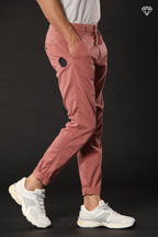 John Coolkhinos pantalón chino hombre en sarga stretch logo edition carrot fit ①