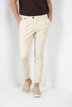 Osaka 1 Pince delamere pantalon chino homme en gabardine stretch carrot fit