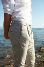 Osaka 1 Pince delamere pantalon chino homme en gabardine stretch carrot fit