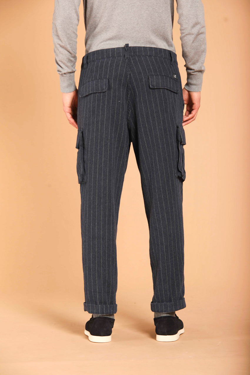 immagine 5 di pantalone cargo uomo modello Chile 1 Pinces di colore blu scuro fit relaxed di Mason's