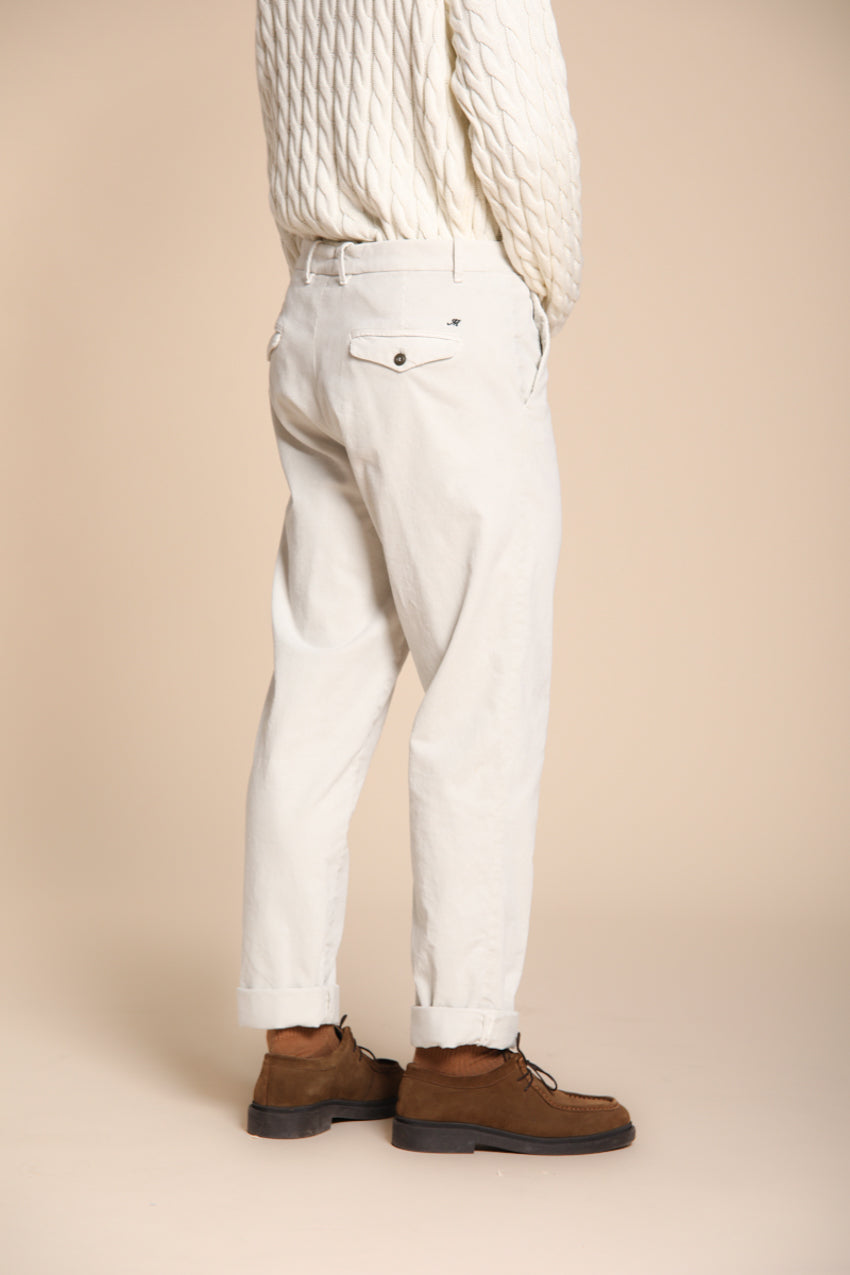 Chinos men’s chino pants in 1000-wale corduroy relaxed fit