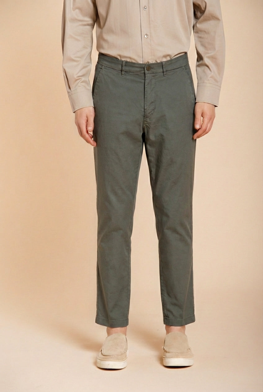 Pinces pantalone chino uomo in gabardina stretch relaxed fit