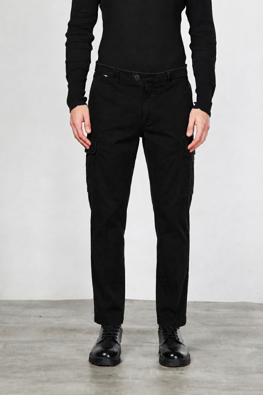 Chile men’s cargo pants in gabardine with carrot fit