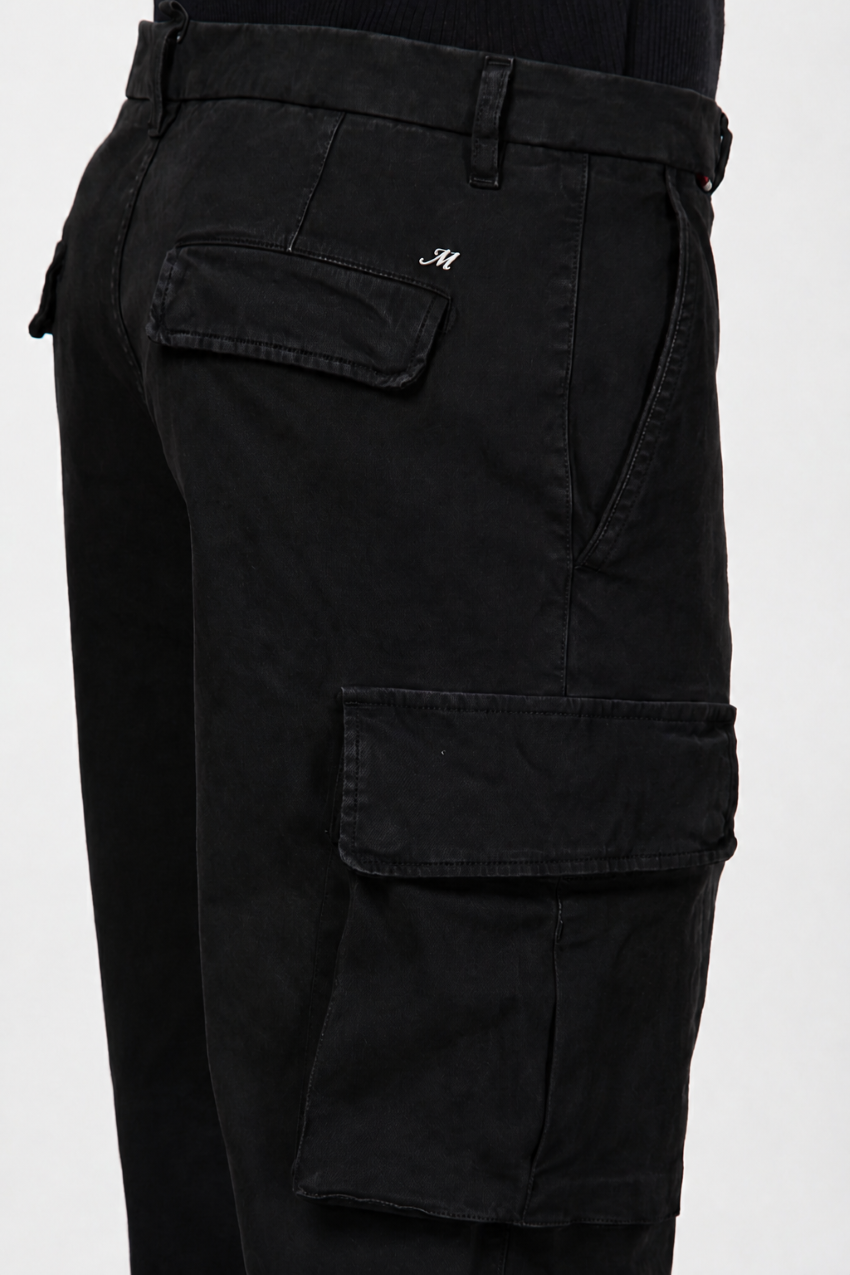 Chile men’s cargo pants in gabardine with carrot fit
