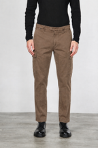 Chile men’s cargo pants in gabardine with carrot fit