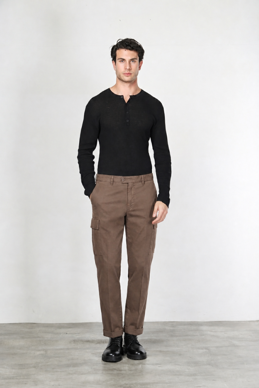 Chile men’s cargo pants in gabardine with carrot fit