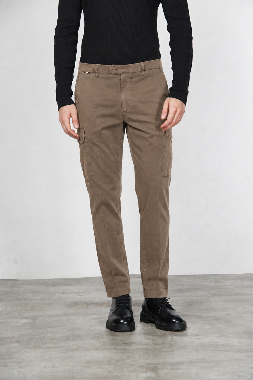 Chile men’s cargo pants in gabardine with carrot fit