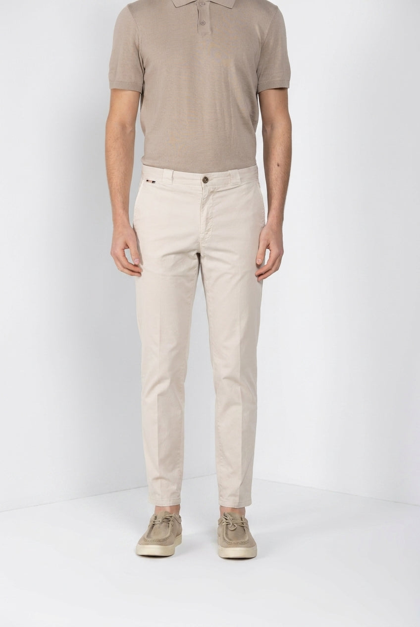 Madison M74 Hose Chino Herren aus leichtem Stretch Twill carrot fit