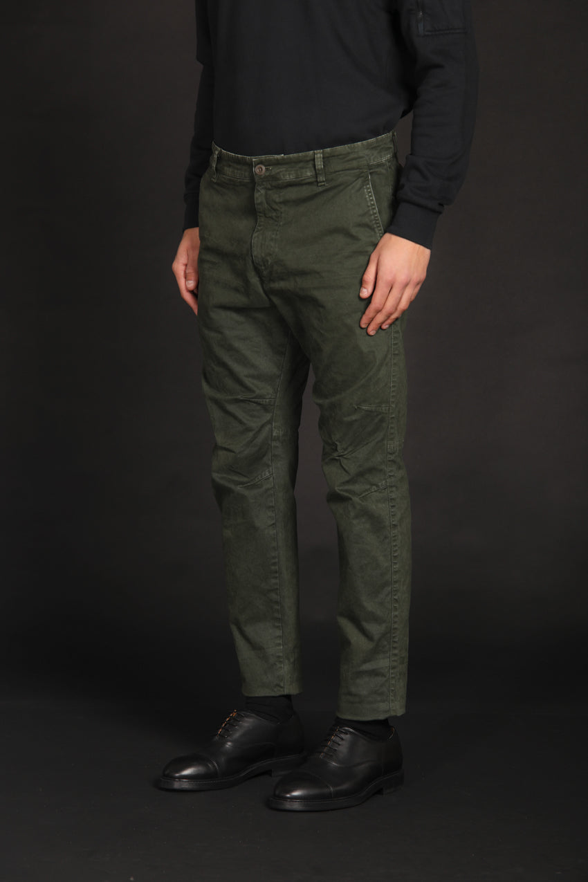 immagine 3 di pantalone chino uomo modello John Coolchinos in verde fit carrot di Mason's