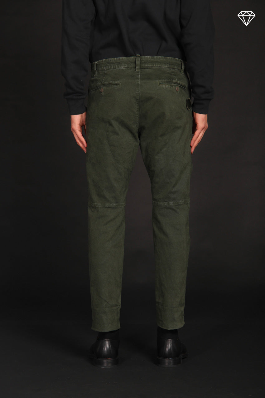 John Coolchinos Herren Chino Hose aus Gabardine Logo Limited Edition Carrot Fit ①.