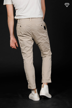 John Coolkhinos pantalón chino hombre en sarga stretch logo edition carrot fit ①
