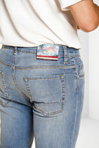 Harris pantalón 5 bolsillos hombre en denim lavado claro estampado Hawaii slim fit