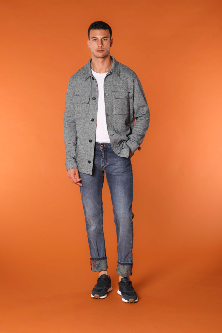 Harris Regular pantalón 5 bolsillos hombre en denim con estampado floral regular fit