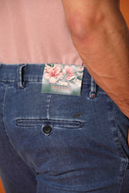 Milano Under 5 Bolsillos chino hombre en denim con estampado interno floral slim fit