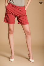 Jaqueline bermuda chino donna in gabardina con borchie slim fit ①